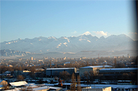 キルギスの首都ビシュケクより天山山脈(アラトー)